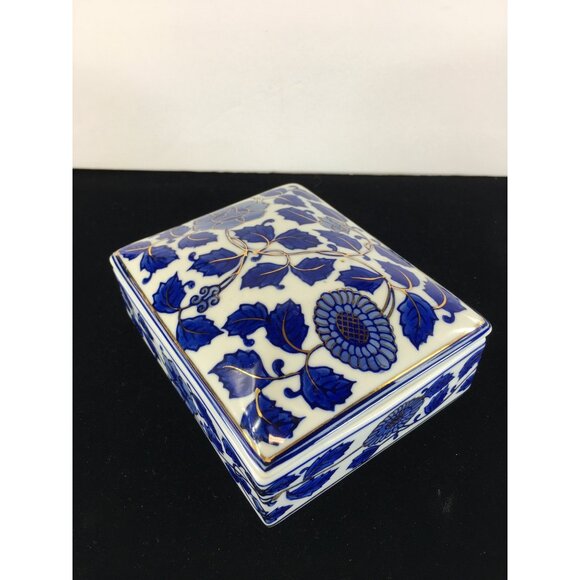 Vintage Blue & White Jewelry Trinket Box Porcelain Square Floral with Lid - Picture 6 of 16